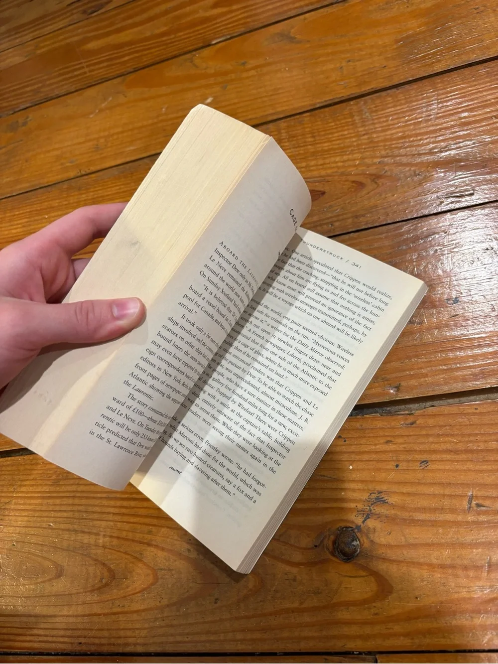 (679) THUNDERSTRUCK BOOK